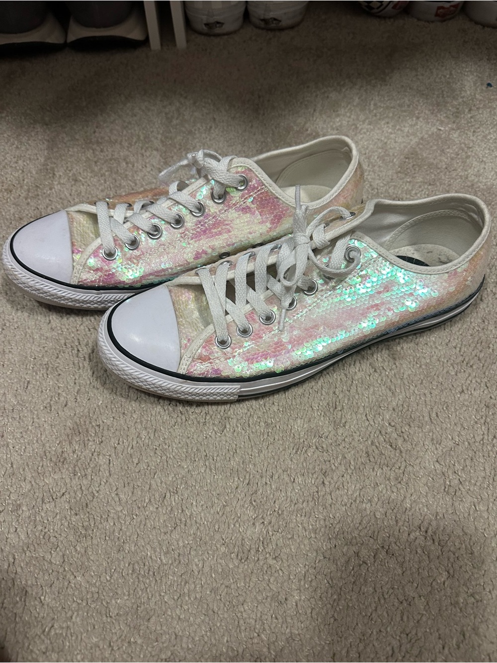Iridescent Sequin Low-Top Women's Sneakers - White/Pastel